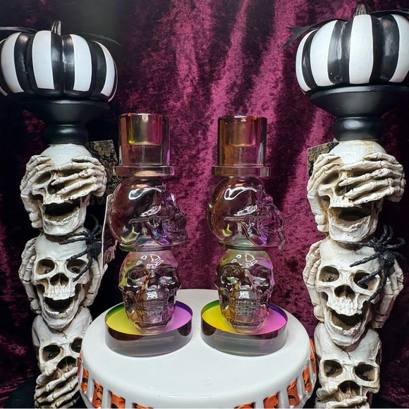 Tahari Halloween Amber Oil Slick Glass Skull Candle Stick Holders/Book End - Picture 1 of 12